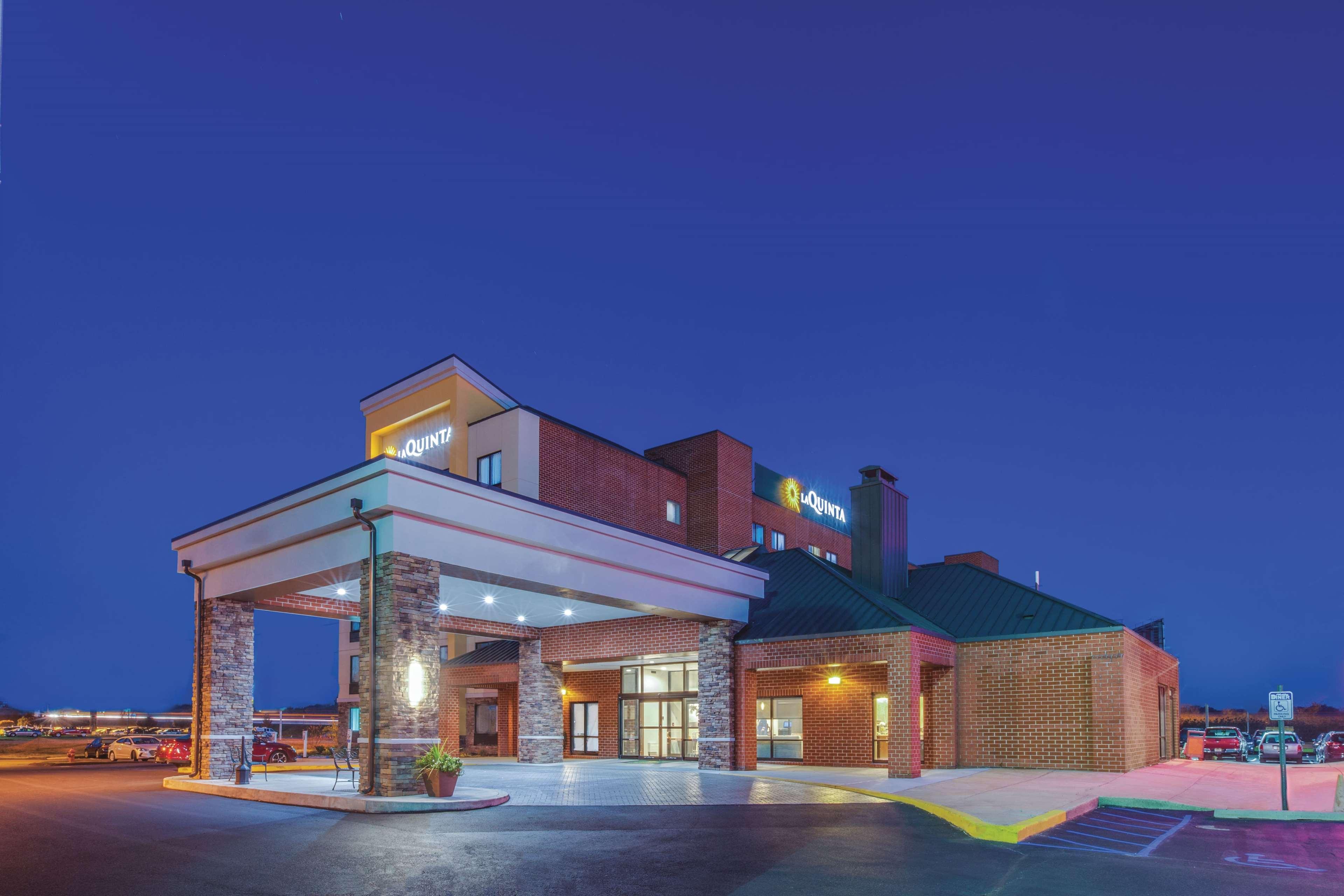 Готель La Quinta By Wyndham Philadelphia Airport Ессінгтон Екстер'єр фото