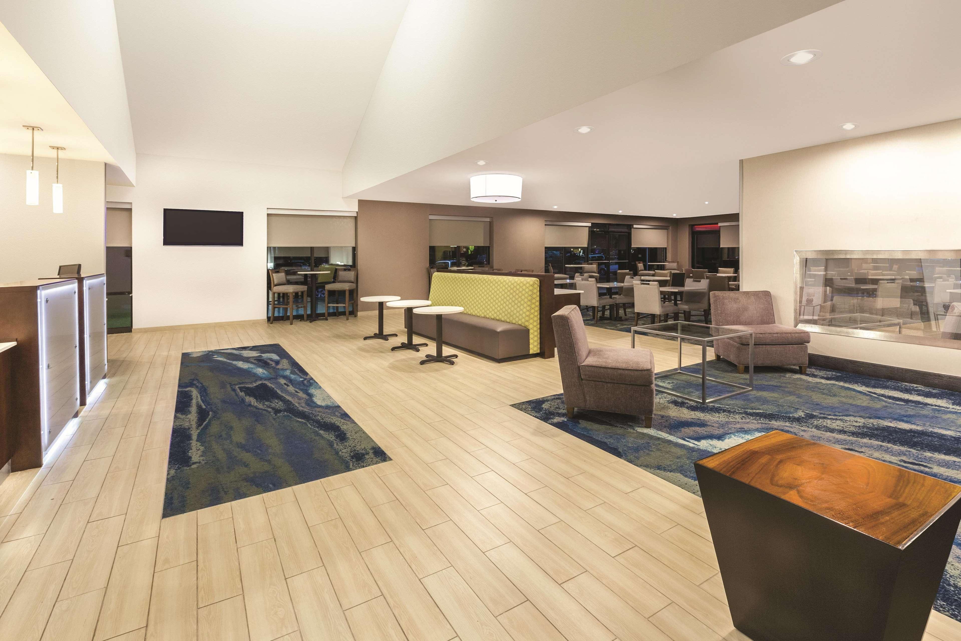 Готель La Quinta By Wyndham Philadelphia Airport Ессінгтон Екстер'єр фото