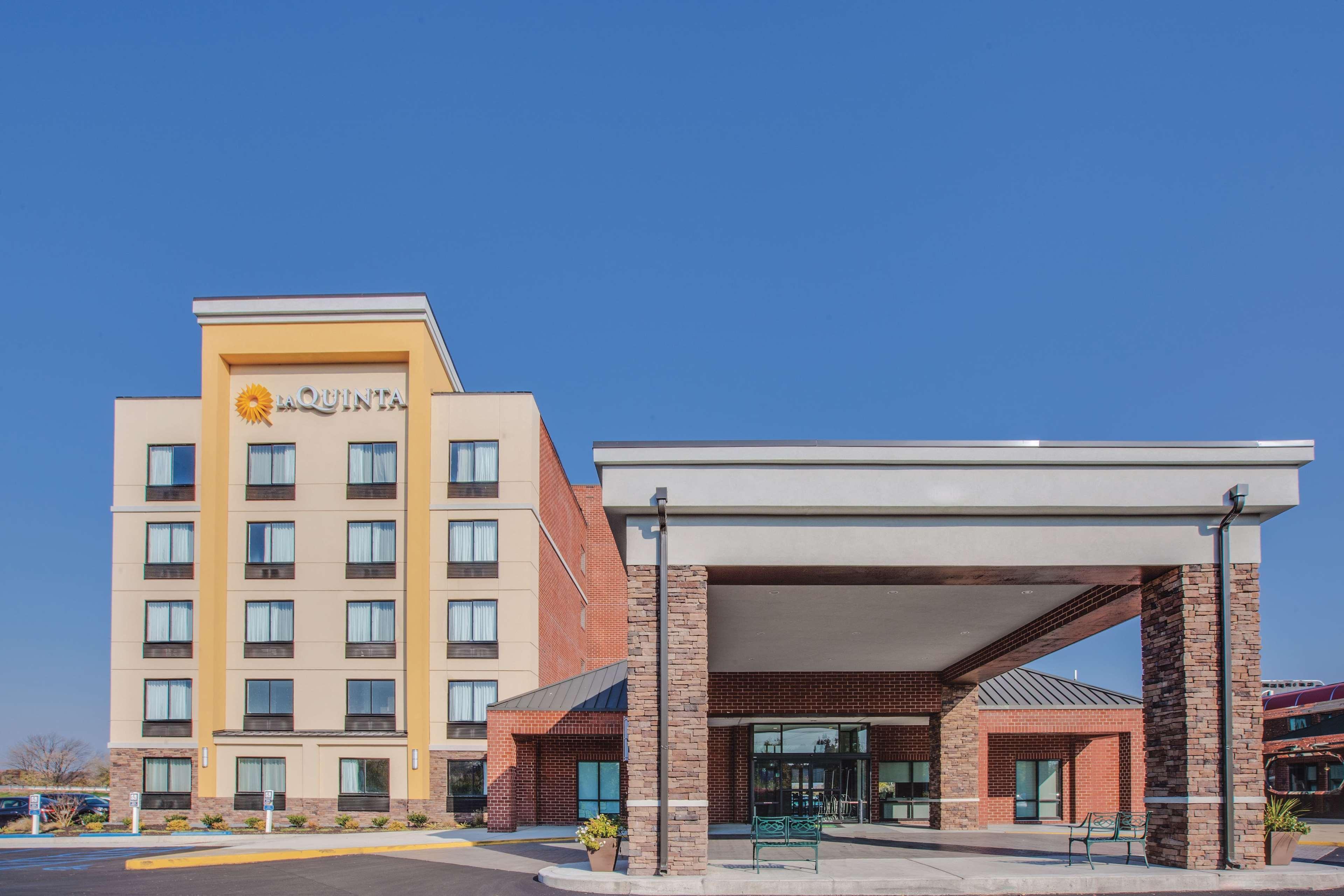 Готель La Quinta By Wyndham Philadelphia Airport Ессінгтон Екстер'єр фото
