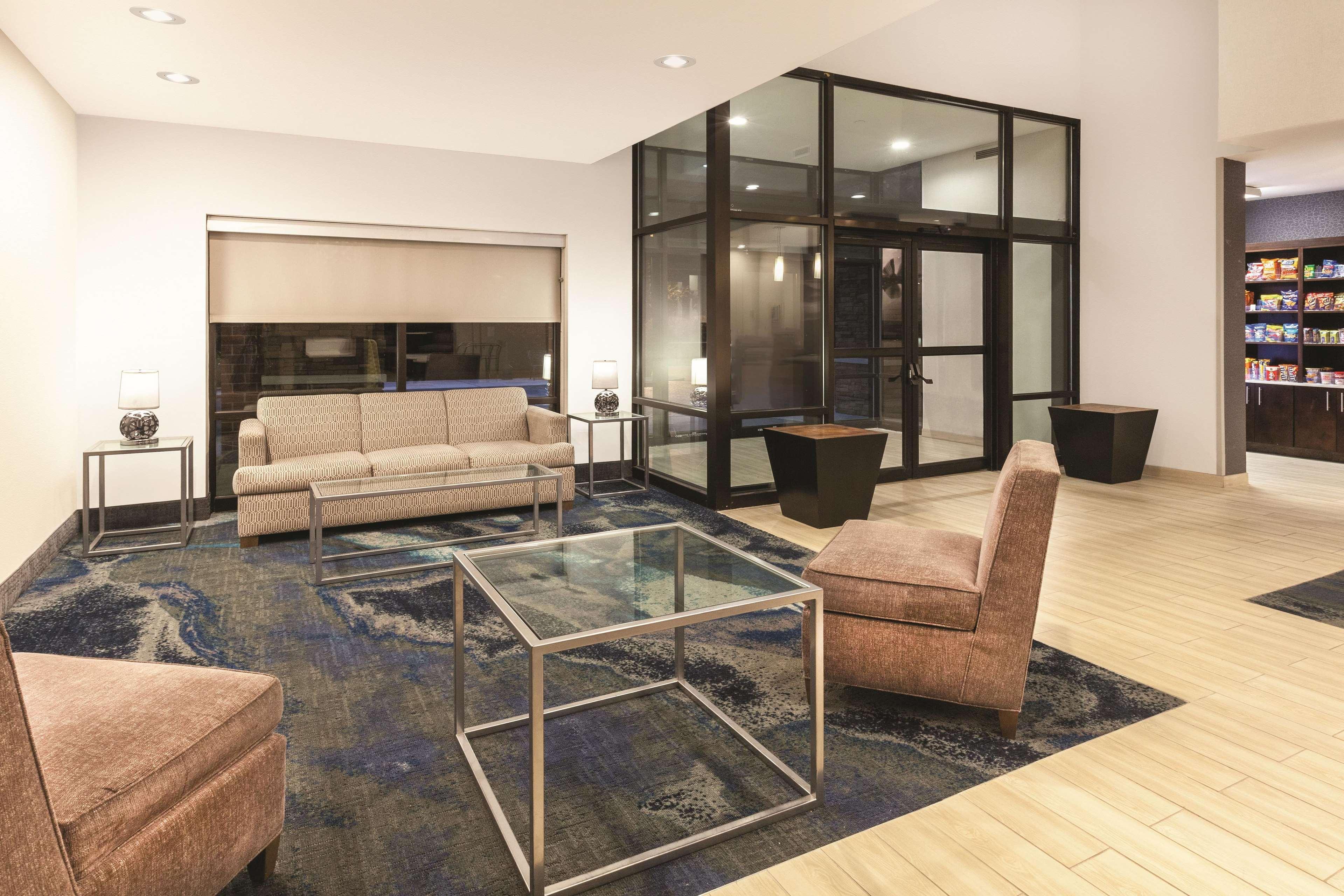 Готель La Quinta By Wyndham Philadelphia Airport Ессінгтон Екстер'єр фото