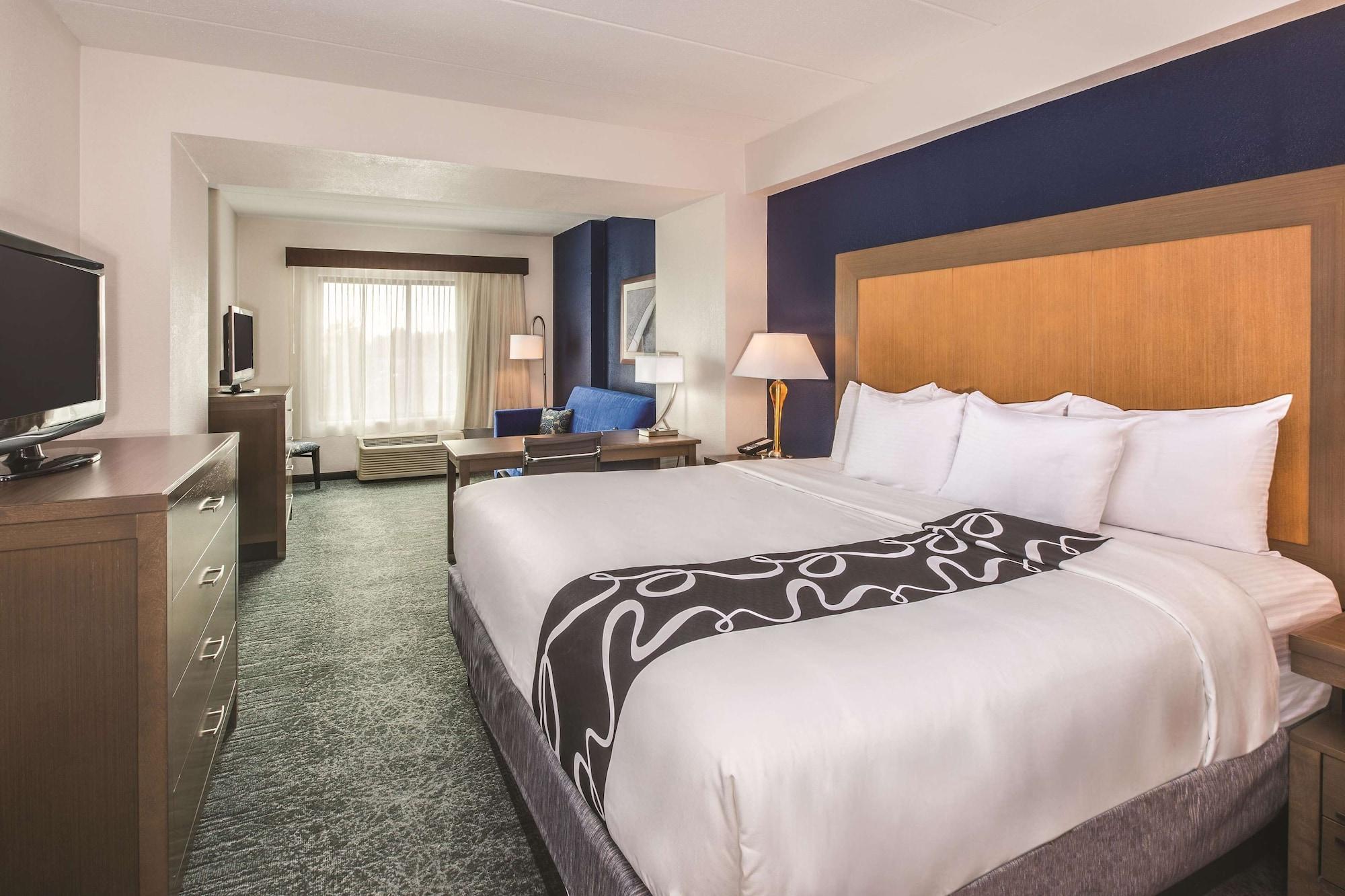 Готель La Quinta By Wyndham Philadelphia Airport Ессінгтон Екстер'єр фото