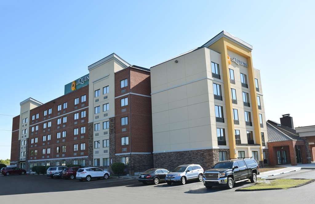 Готель La Quinta By Wyndham Philadelphia Airport Ессінгтон Екстер'єр фото